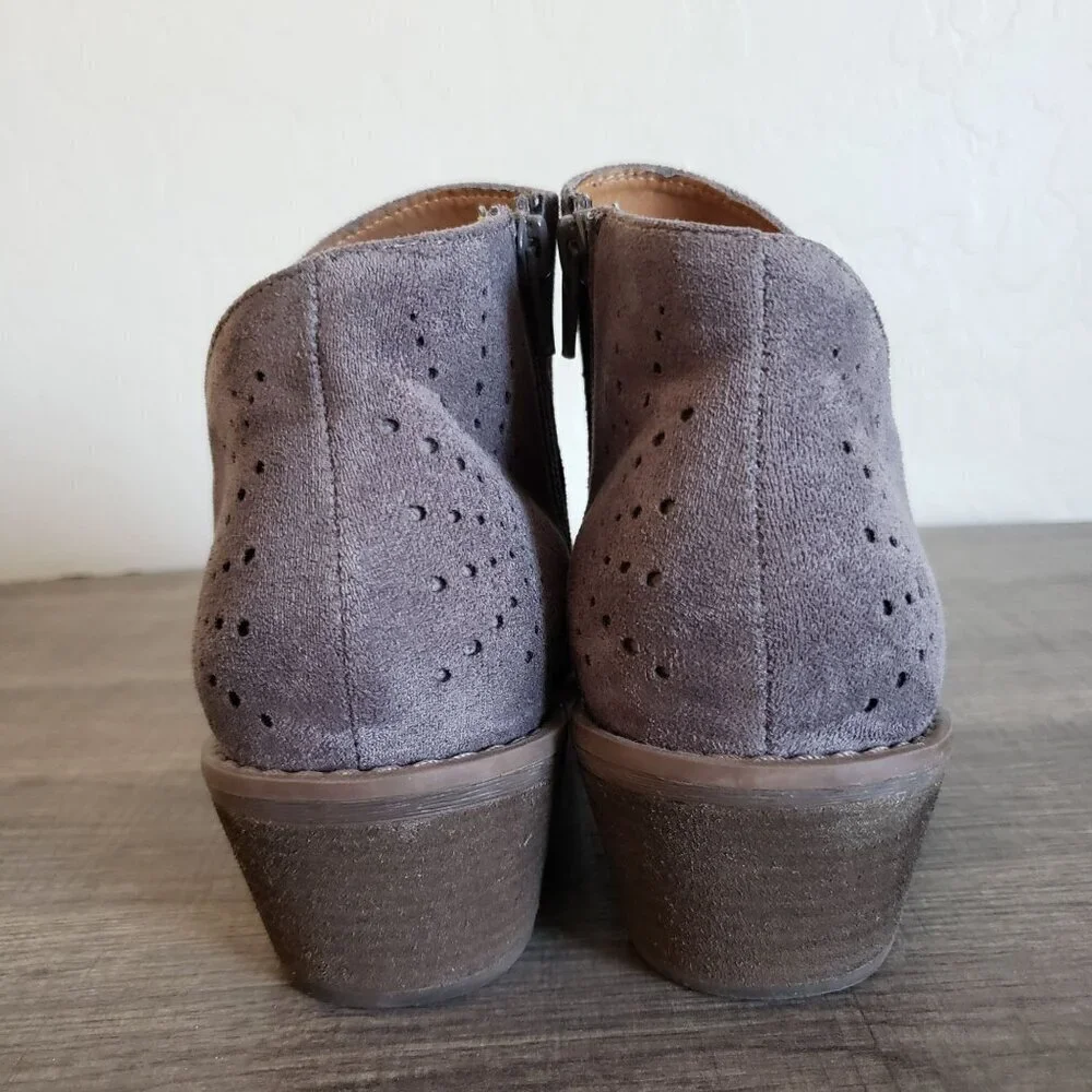Sofft Tulip Perforated Faux Suede Ankle Bootie Boot Pietra Grey Size Women's 8.5